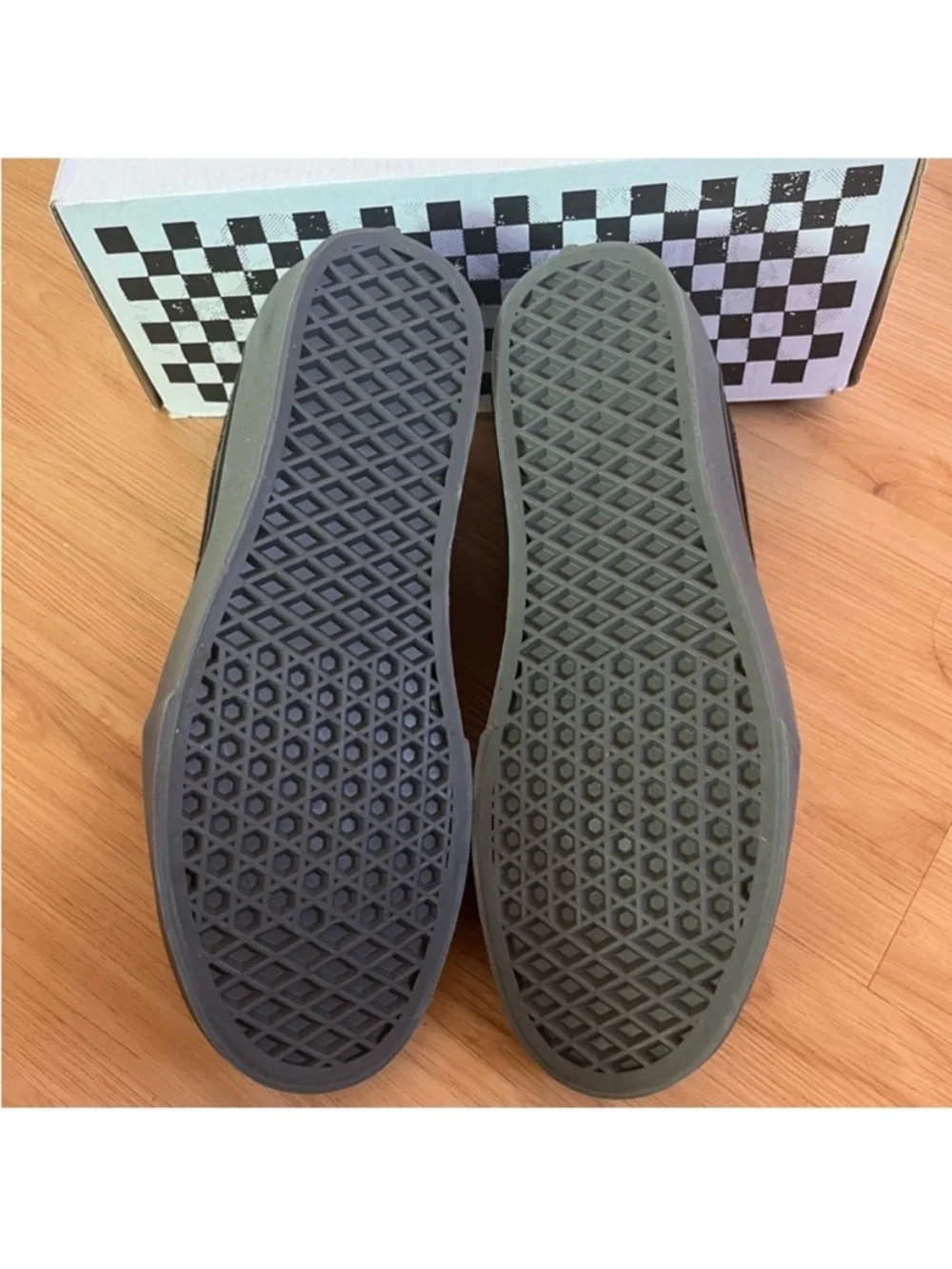 Vans Skate Chukka Low Shoe Black/ Grey Women 9.0 US Mens 7.5 US